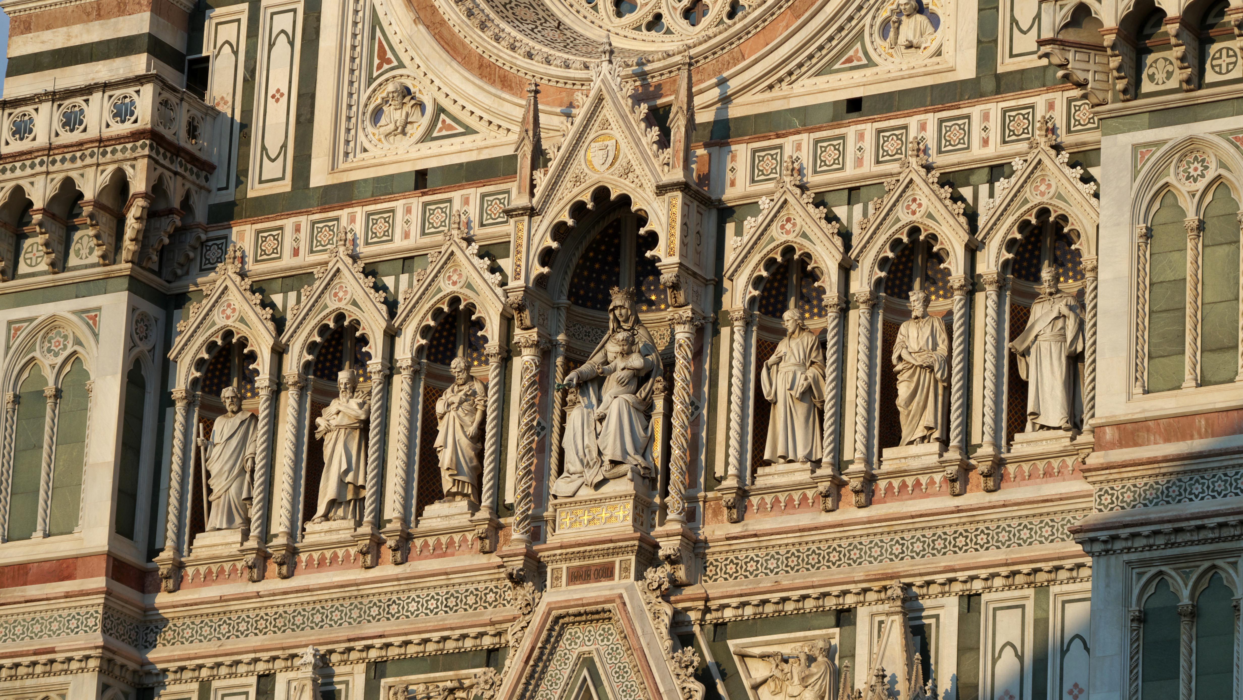 ekskurzia-muzei-florencia-fontan-na-neptun-santa-maria-del-fiore-web-tours