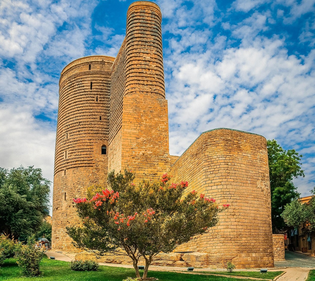 Девическата кула