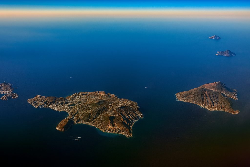 pochivka-kalabria-lipari-panarea-stromboli-web-turs-почивка-калабрия-липари-панарея-стромболи