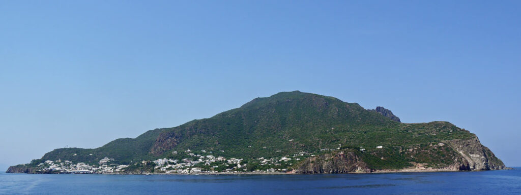 pochivka-kalabria-lipari-panarea-stromboli-web-turs-почивка-калабрия-липари-панарея-стромболи